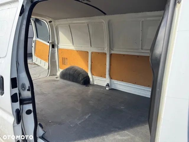 Toyota HIACE - 11