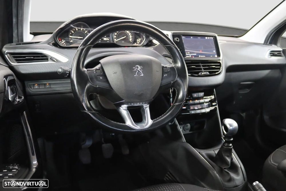 Peugeot 208 1.2 PureTech Allure - 5