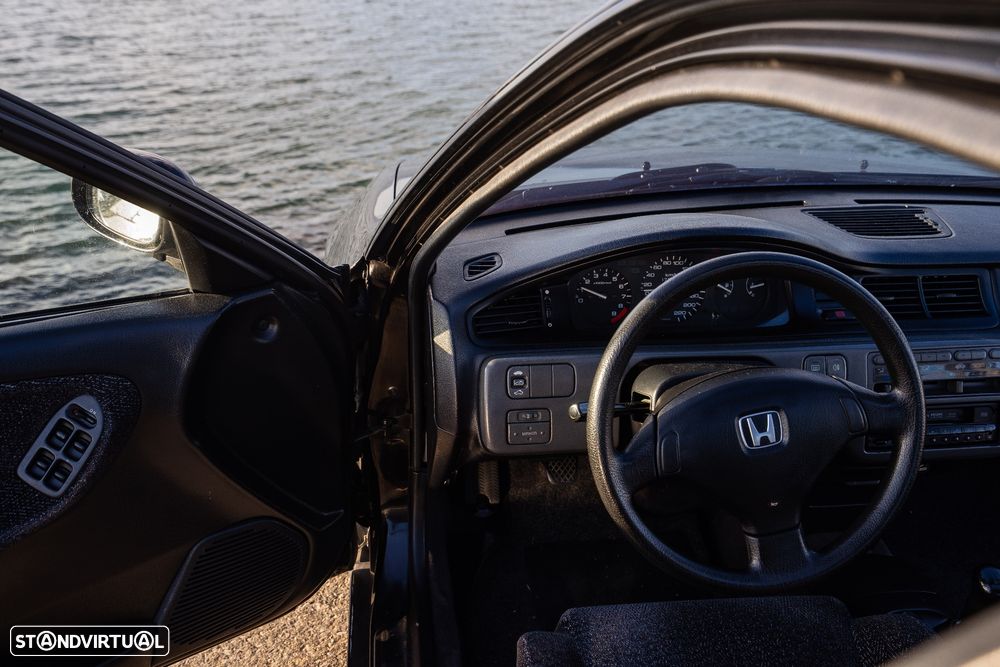 Honda Civic 1.6 VTi - 11