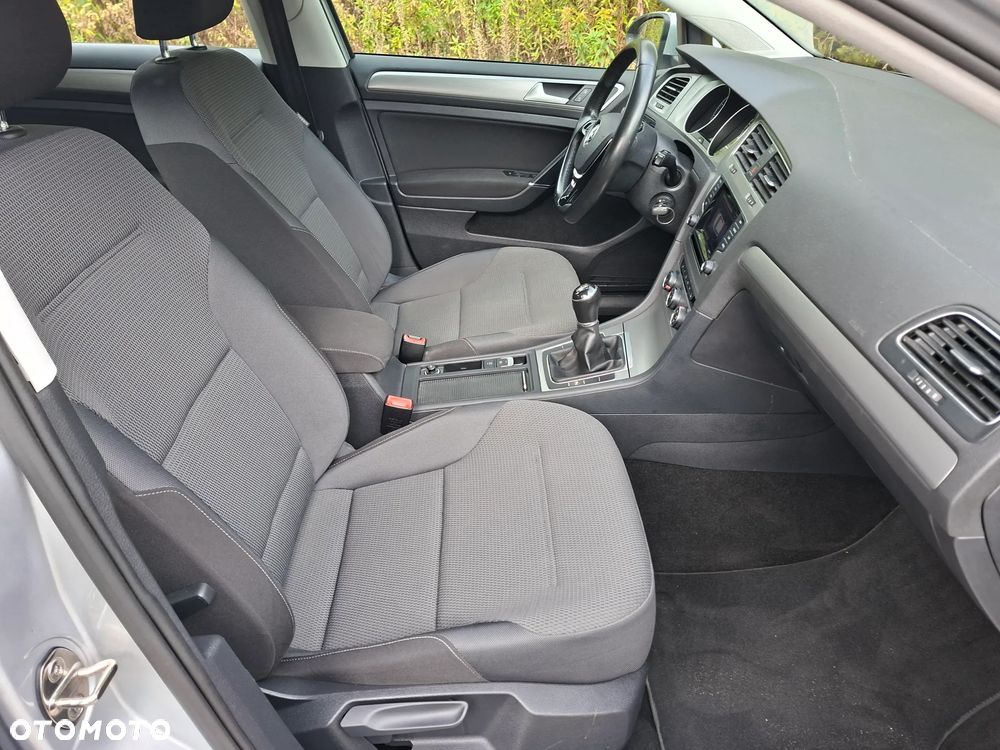 Volkswagen Golf - 16