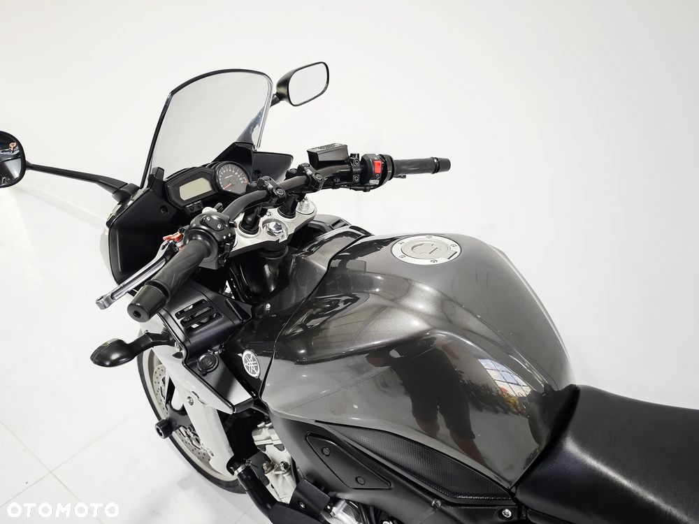 Yamaha FZ - 20
