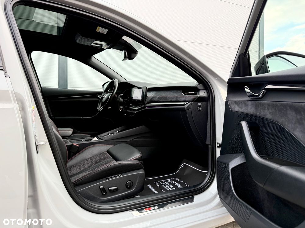 Skoda Octavia 2.0 TDI DSG RS Plus - 26