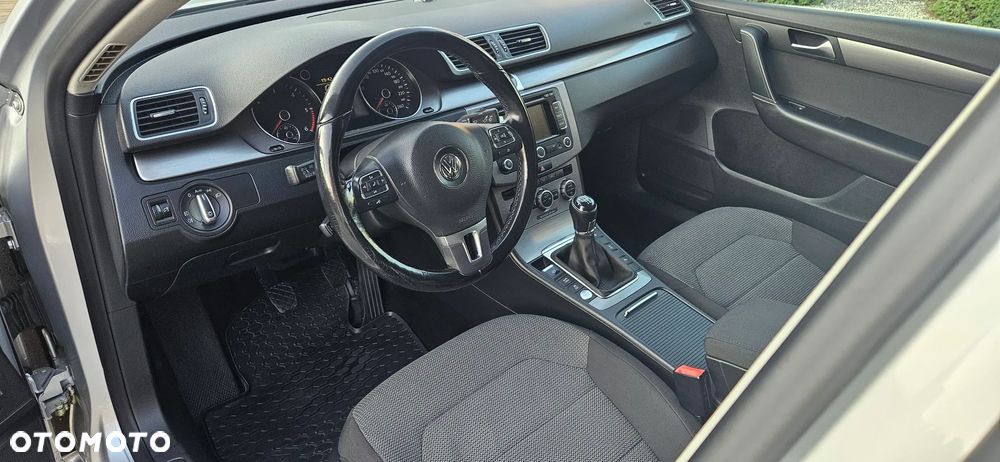 Volkswagen Passat 2.0 TDI Comfortline - 15