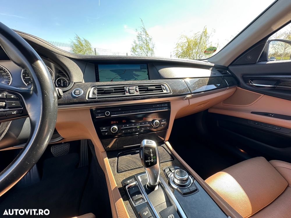 BMW Seria 7 740d xDrive Aut. - 18