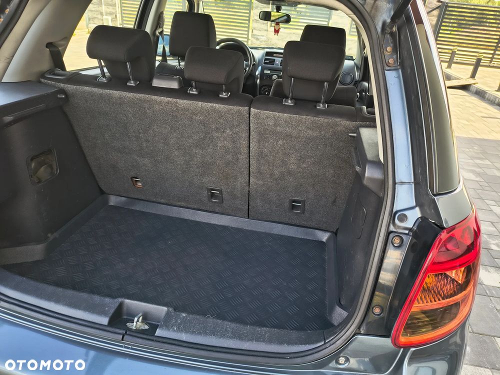 Suzuki SX4 - 8