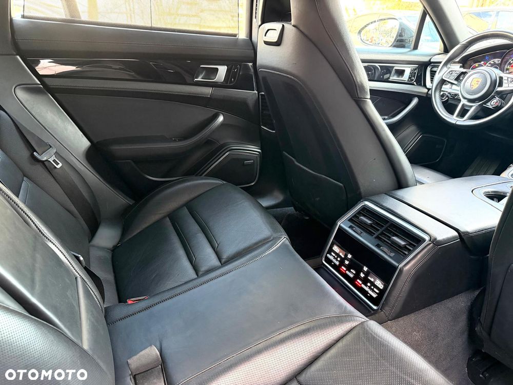 Porsche Panamera 4 E-Hybrid Executive - 8