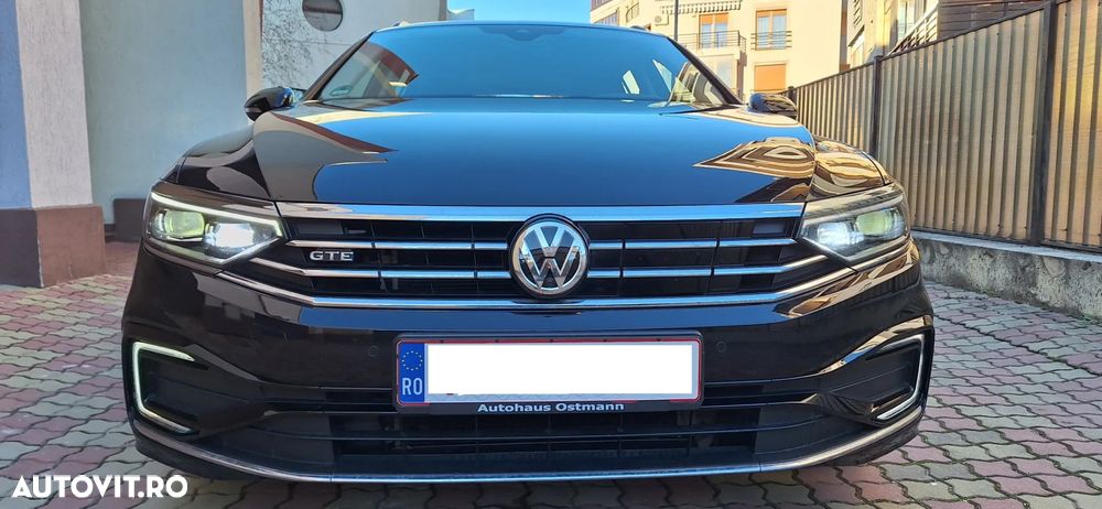 Volkswagen Passat - 1