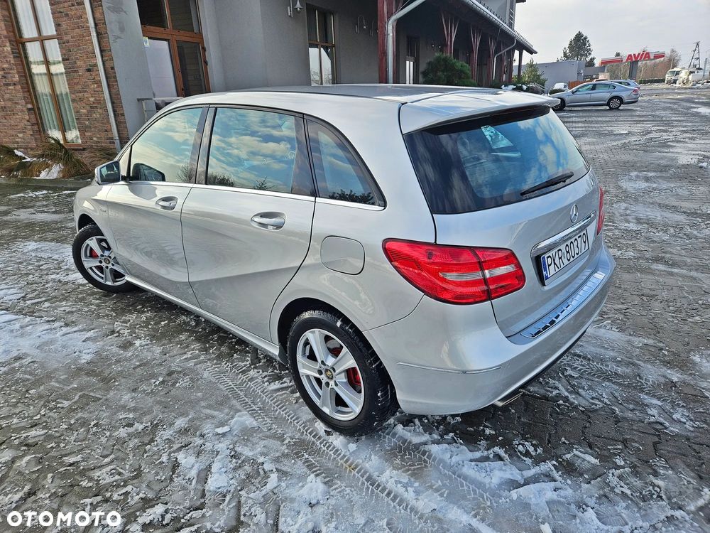 Mercedes-Benz Klasa B 180 BlueEFFICIENCY Edition Style - 30