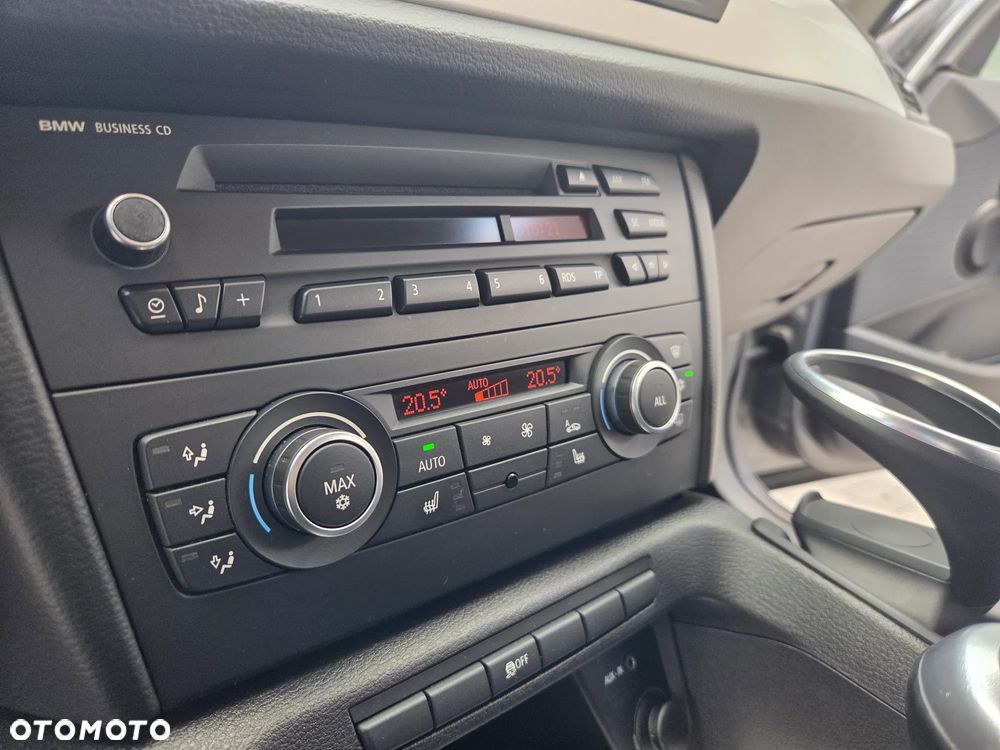 BMW X1 sDrive18i - 18