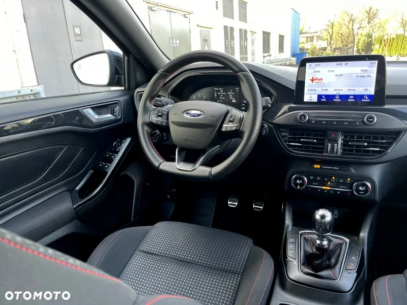 Ford Focus Turnier 1.5 EcoBoost Start-Stopp-System ST-LINE - 24