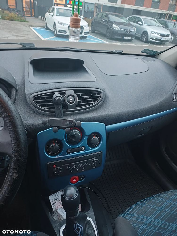 Renault Clio 2008 photo 3