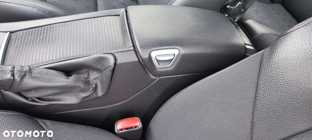 Volvo V70 2.4 Kinetic - 12