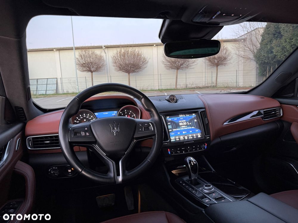 Maserati Levante Q4 GranLusso - 15