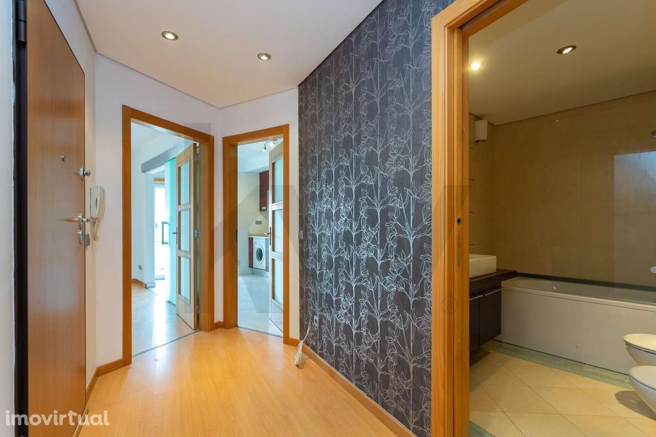 Apartamento T3 com garagem e arrecadação - Grande imagem: 2/24