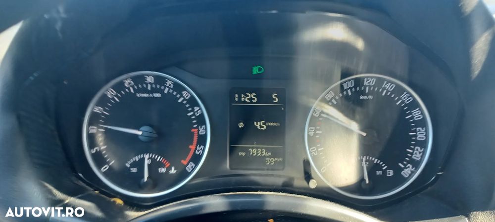 Skoda Octavia 1.6 TDI Ambiente - 2