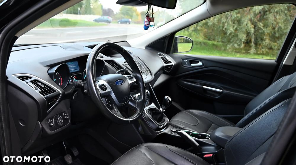 Ford Kuga - 22