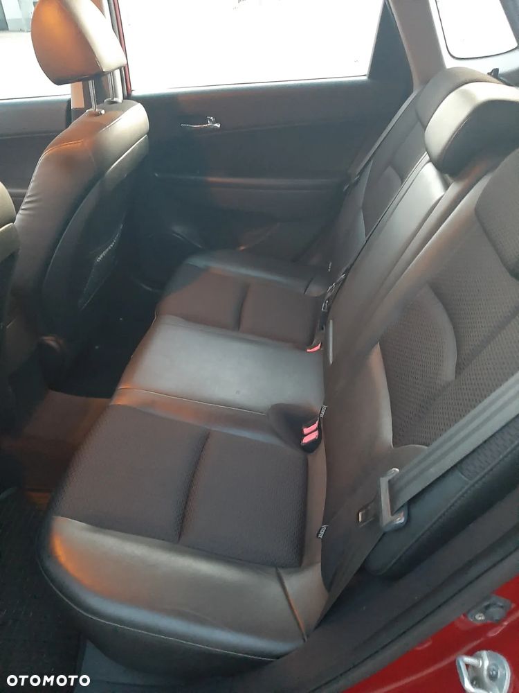 Hyundai i30 1.6 Comfort - 11