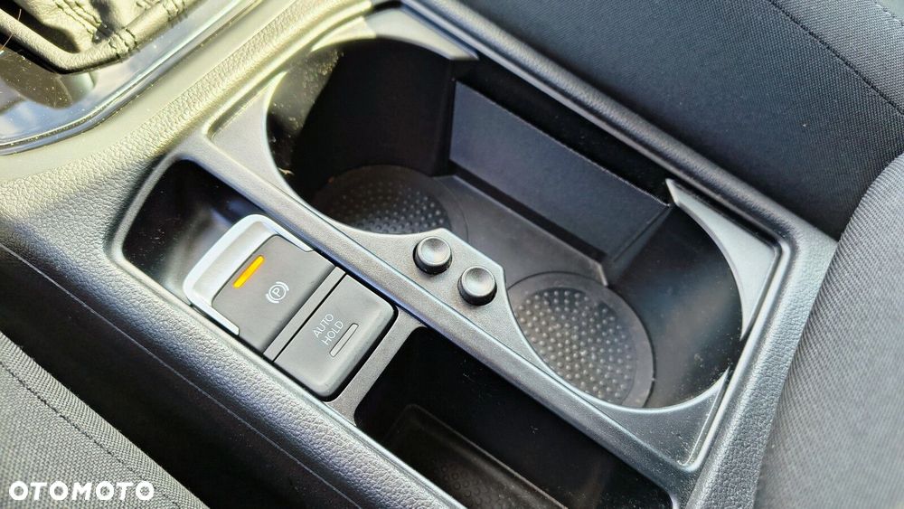 Volkswagen Touran - 28