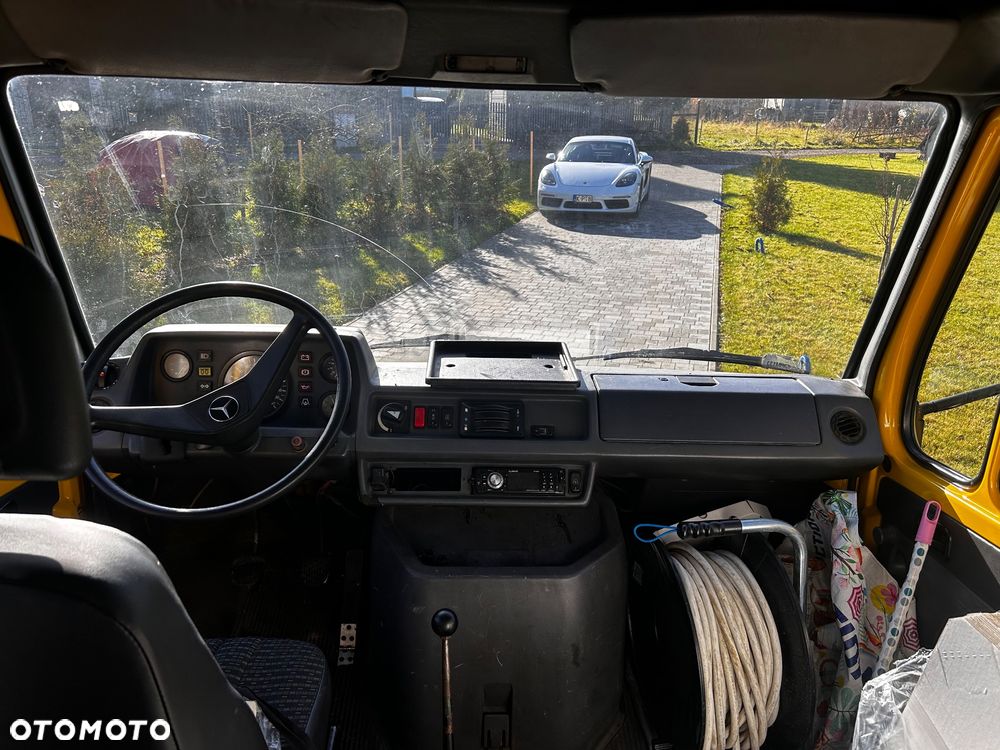 Mercedes Benz 308D - 14