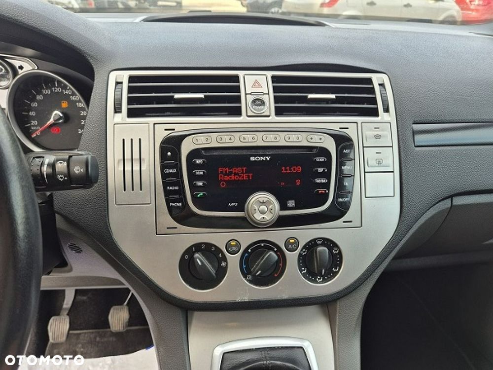 Ford Kuga - 32
