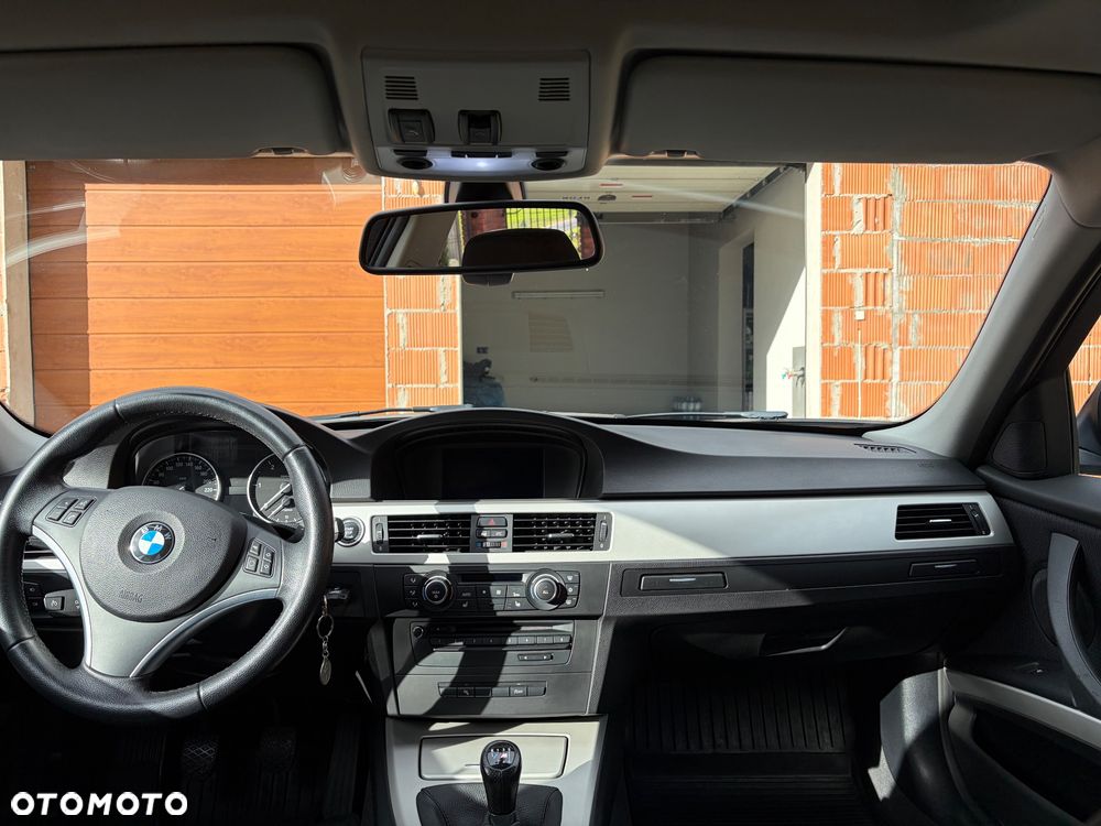 BMW Seria 3 320d - 19
