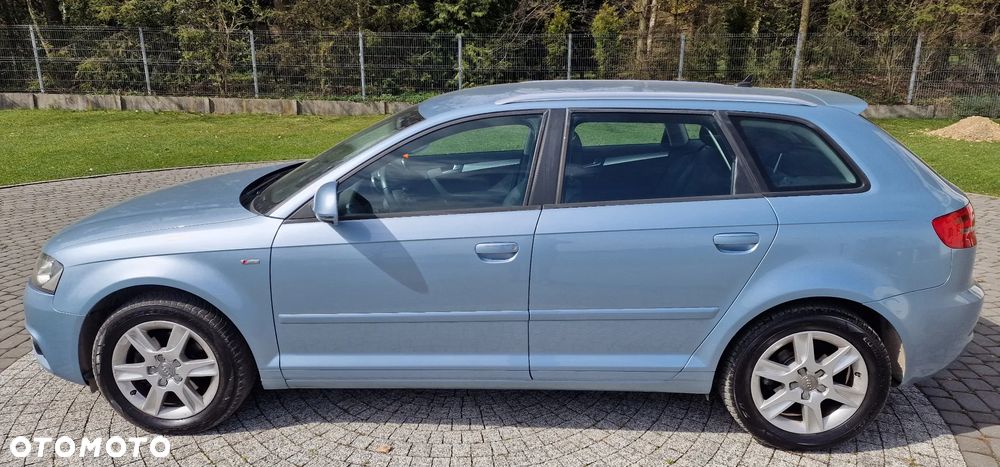 Audi A3 Sportback 2.0 TDI Ambiente - 2