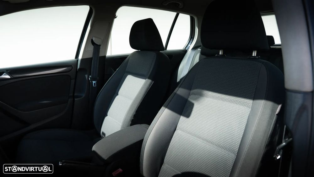 VW Golf 2.0 TDI DPF DSG Style - 21