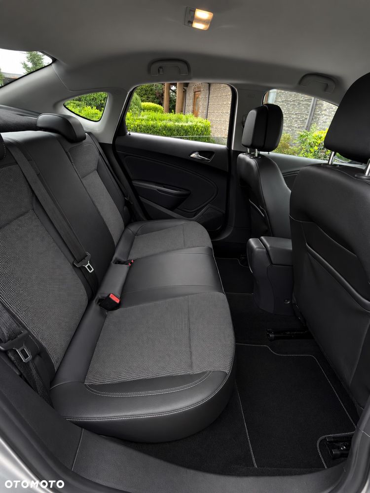 Opel Astra 1.4 ecoFLEX Cosmo - 13