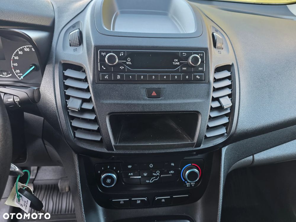 Ford Transit Connect - 17