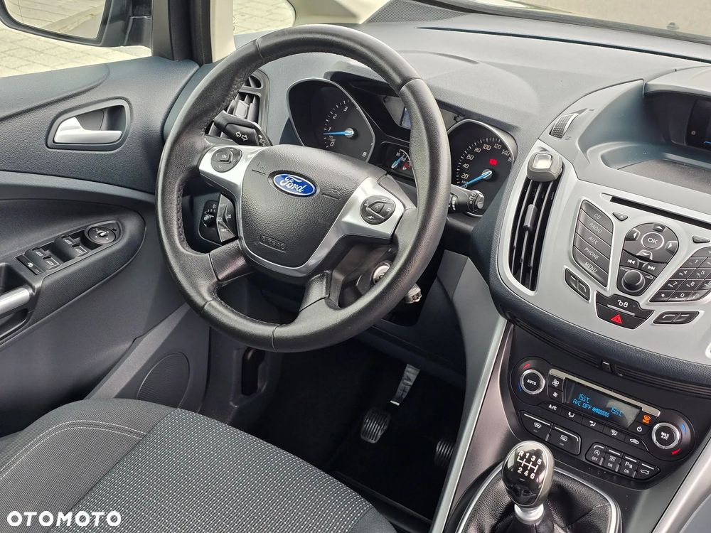 Ford Grand C-MAX - 17