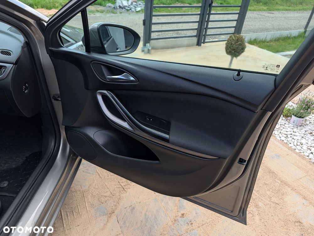 Opel Astra 1.4 T Elite S&S - 28
