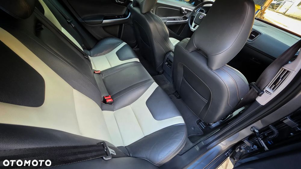 Volvo S60 - 25