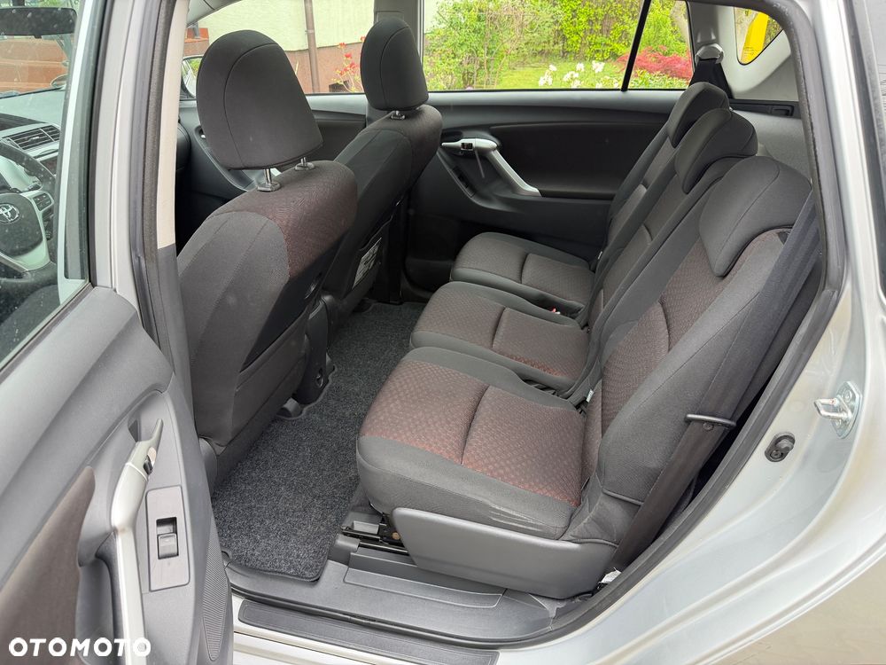 Toyota Verso 1.8 Multidrive Edition - 26