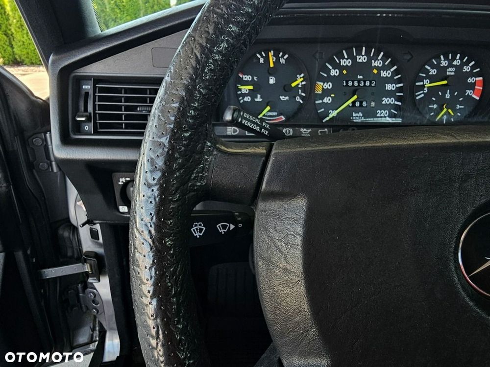 Mercedes-Benz W201 (190) - 17