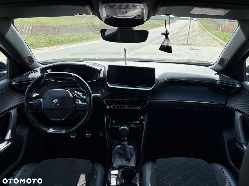 Peugeot 2008 PureTech 130 GT - 21