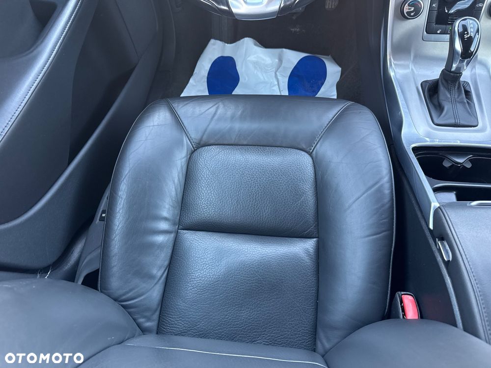 Volvo V70 D5 AWD Geartronic Momentum - 16