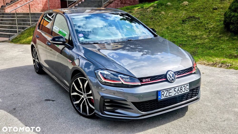 Volkswagen Golf GTI (BlueMotion Technology) DSG Performance - 16