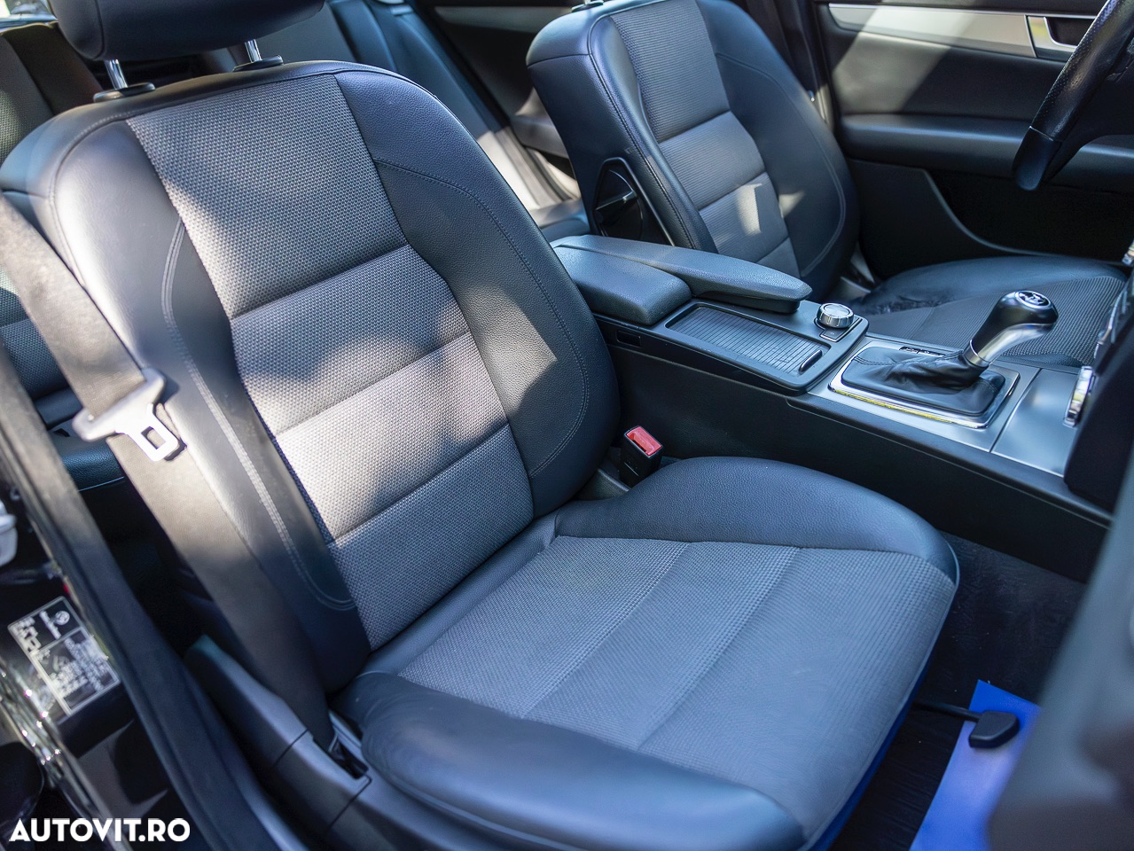 Mercedes-Benz C 180 T BlueEFFICIENCY 7G-TRONIC - 22
