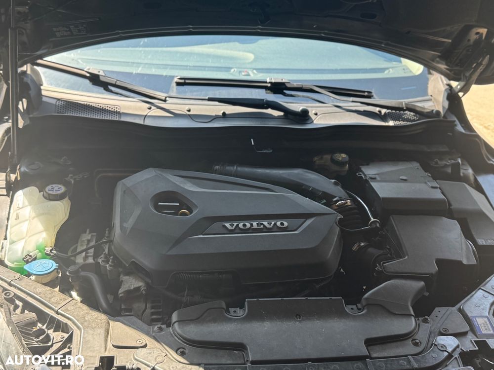 Volvo V40 T2 Momentum - 10