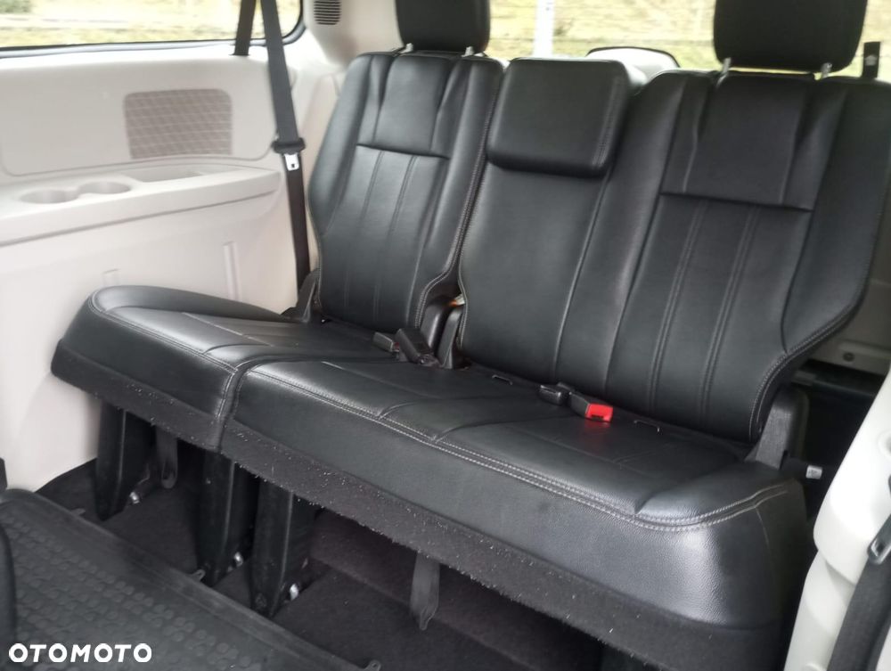 Chrysler Town & Country 3.6 Limited - 6