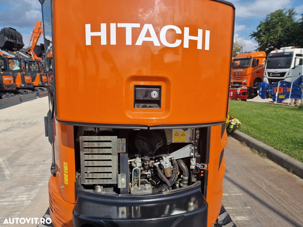 Hitachi 2,7t, CUPLA RAPIDA cu INCLINARE CUPE, 2021, 627h, cupe 400mm, 600mm, taluz NOI, senile 80% bune, inst picon, latime 1,5m, Ad sapare 3m, ridica 1,5t, motor 21CP, Produs in JAPONIA, posiblitate leasing 4 ani, CA NOU-PROMOTIE 32.900 EUR+Tva - 17