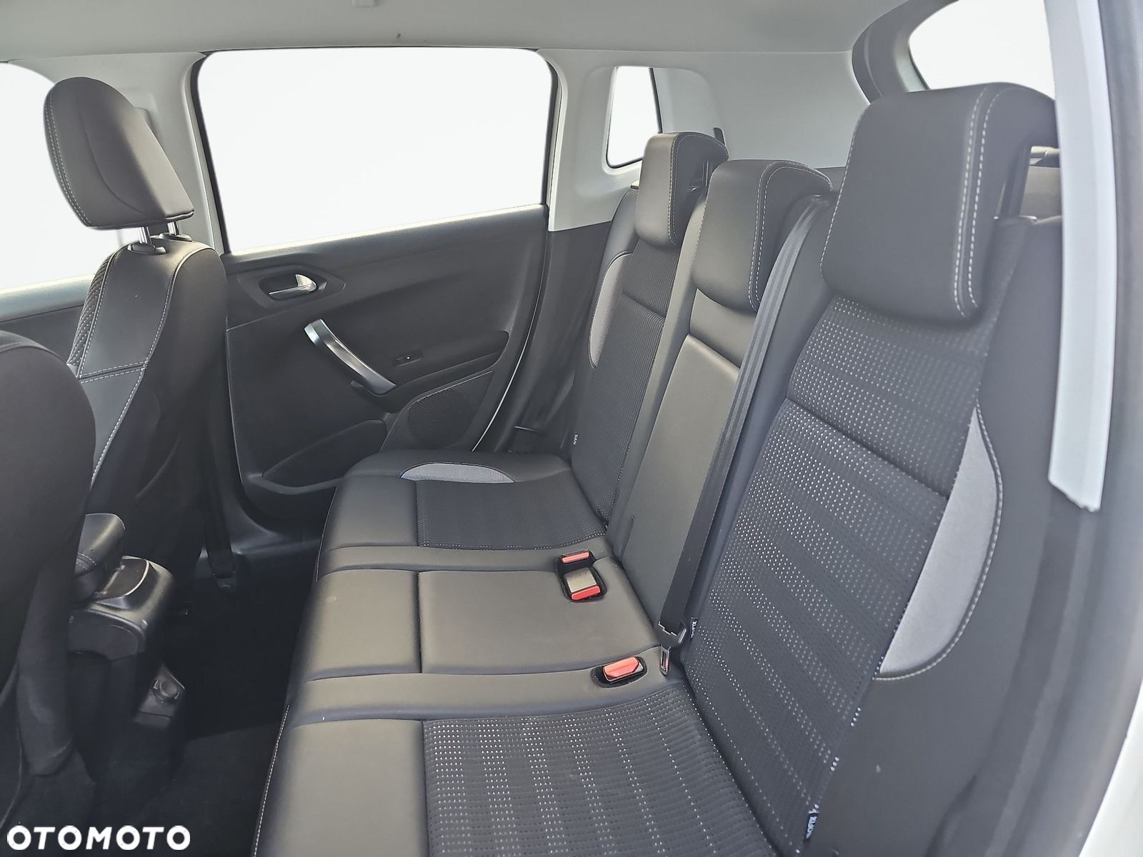 Peugeot 2008 - 22