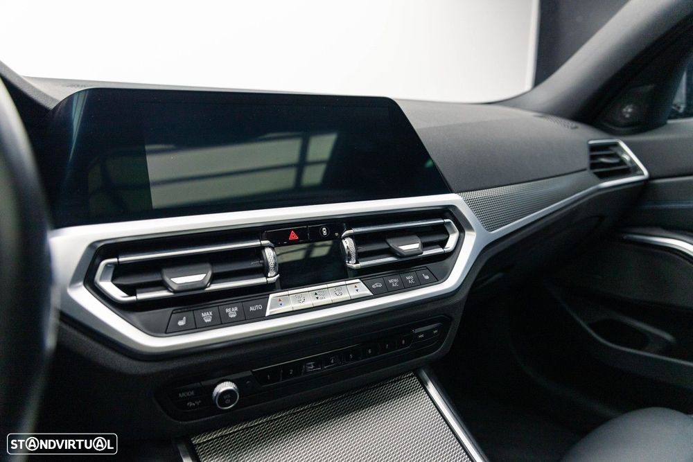 BMW 330 e iPerformance Pack M - 37