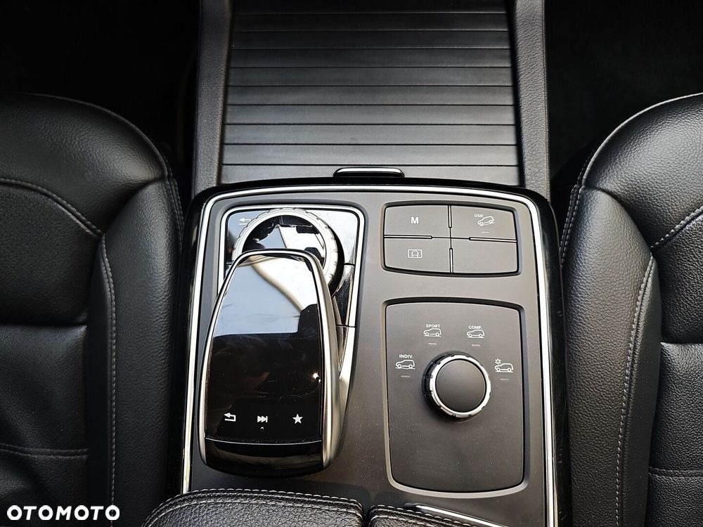 Mercedes-Benz GLE - 30