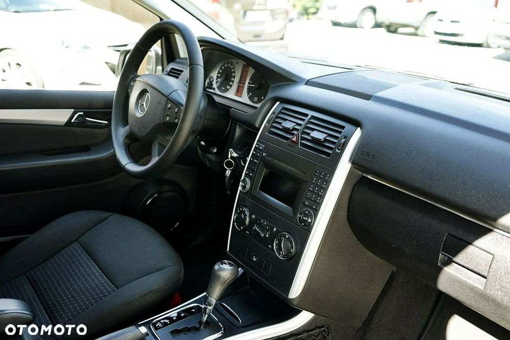 Mercedes-Benz Klasa B 180 CDI Autotronic - 17
