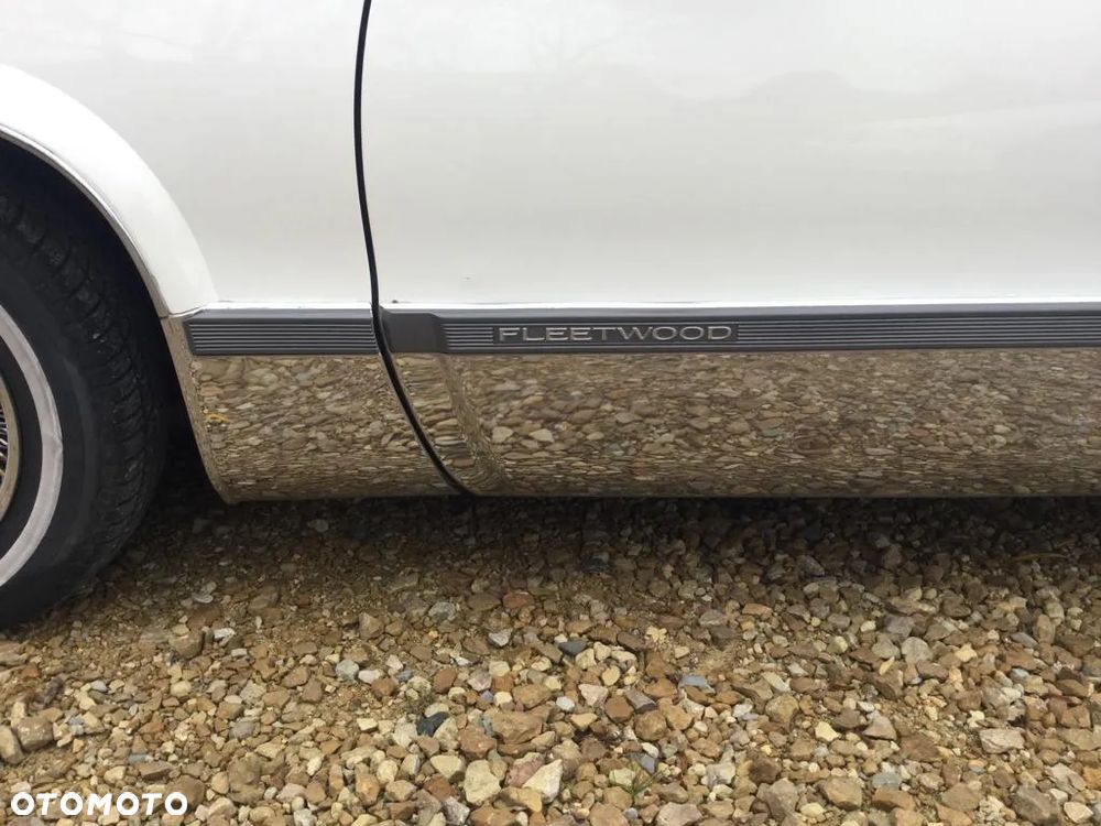 Cadillac Fleetwood 5.7 STD - 7