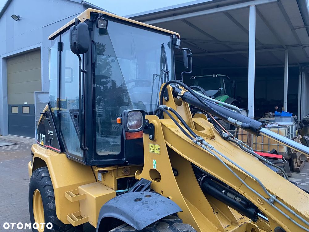 Caterpillar CAT 906, ŁYŻKA + WIDŁY, SUPER STAN, z NIEMIEC, SERWISOWANA W CAT - 17