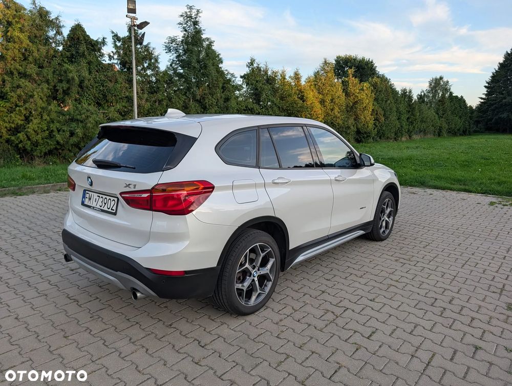 BMW X1 xDrive20i - 18