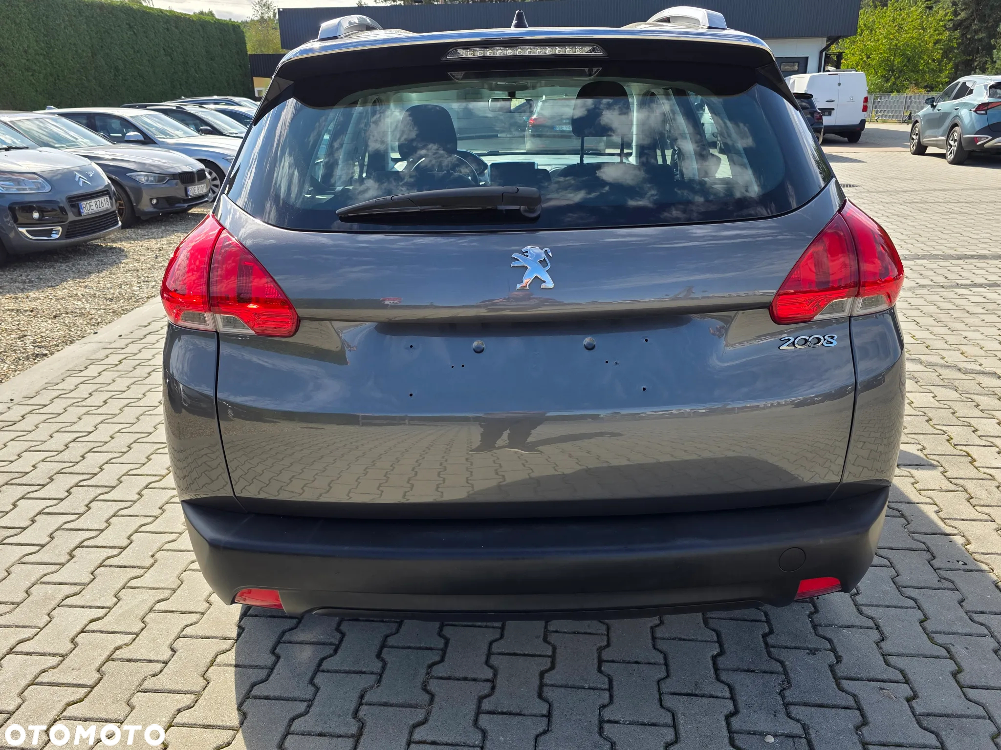 Peugeot 2008 - 6
