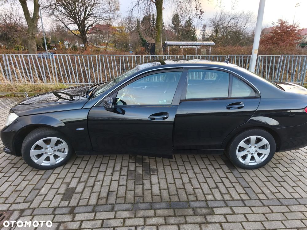 Mercedes-Benz Klasa C 180 CGI BlueEff Avantgarde - 8